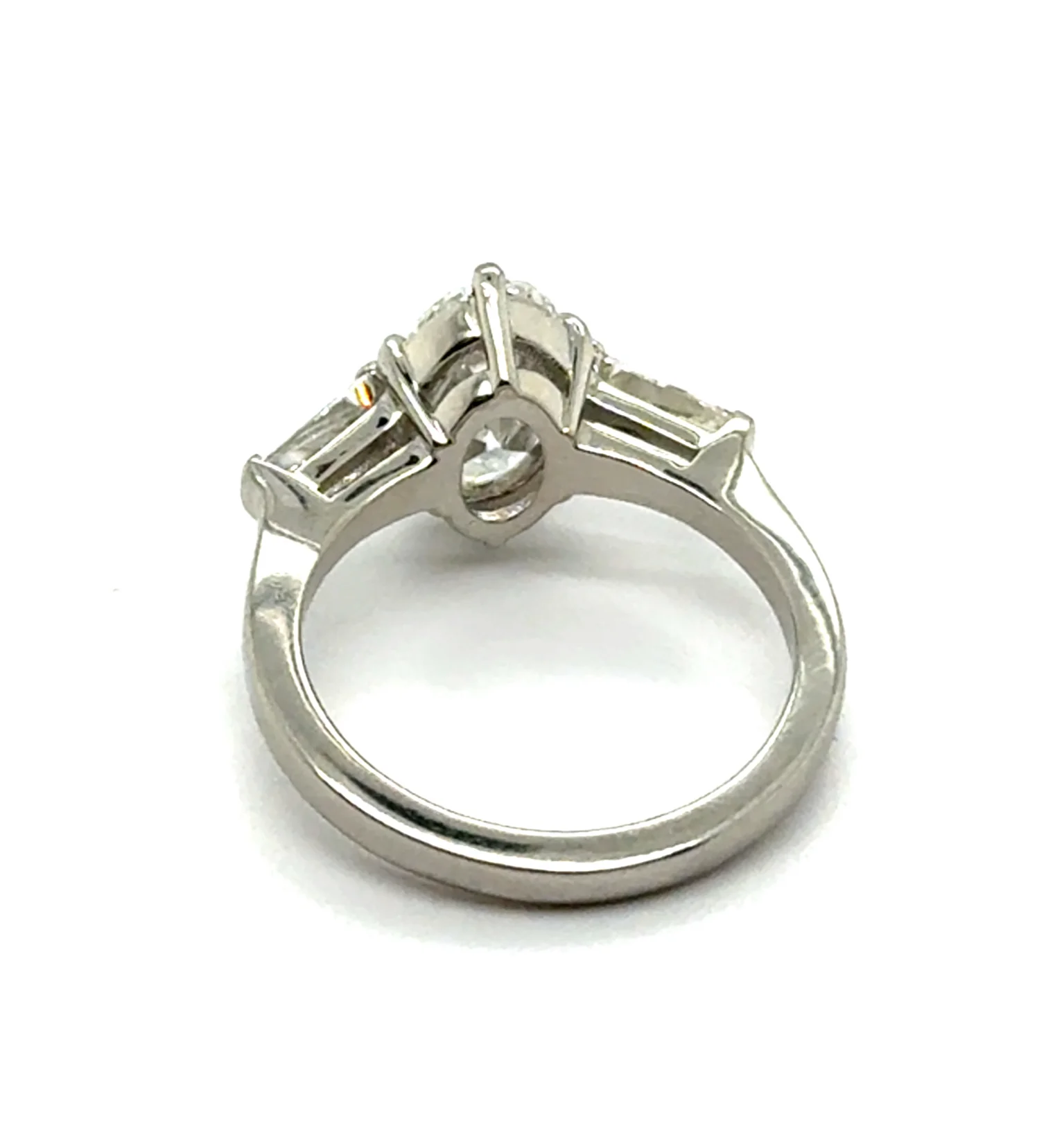 1.91Ctw Platinum Three Stone Oval Diamond And Baguette Engagement Ring - Image 3