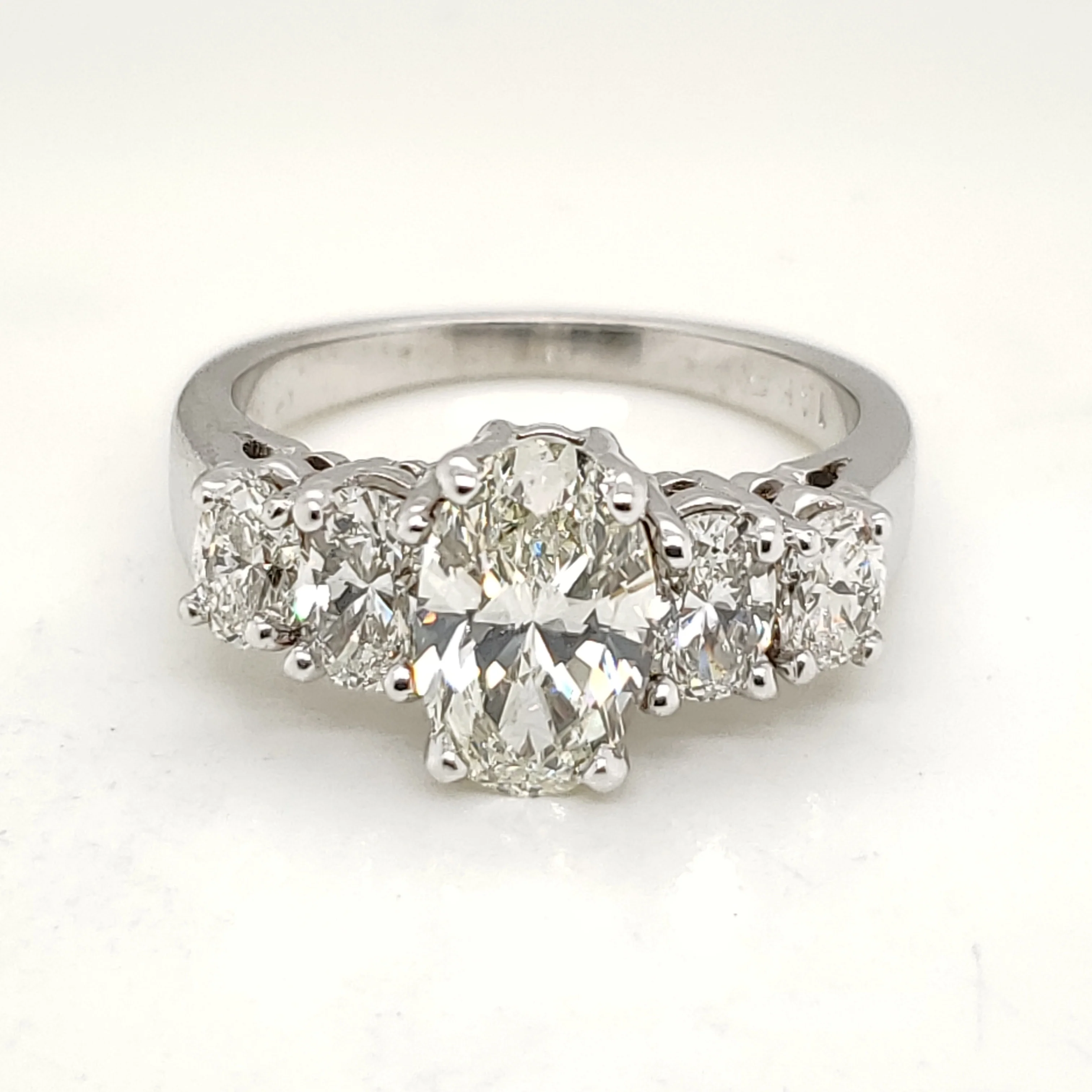 14kt White Gold 1.55 Carat Oval Cut Diamond Engagement Ring