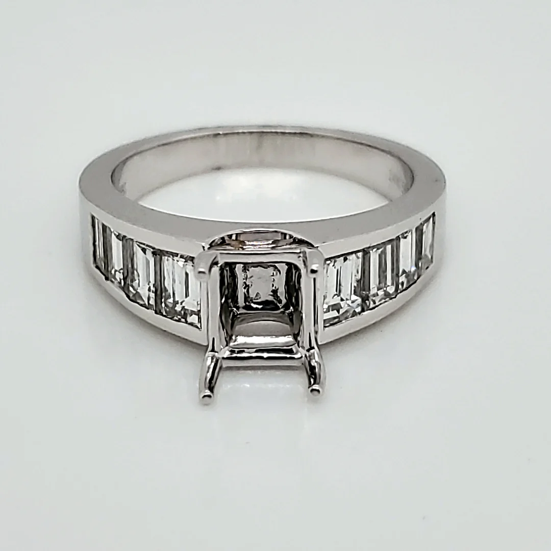 14kt White Gold Emerald Cut Diamond Mounting
