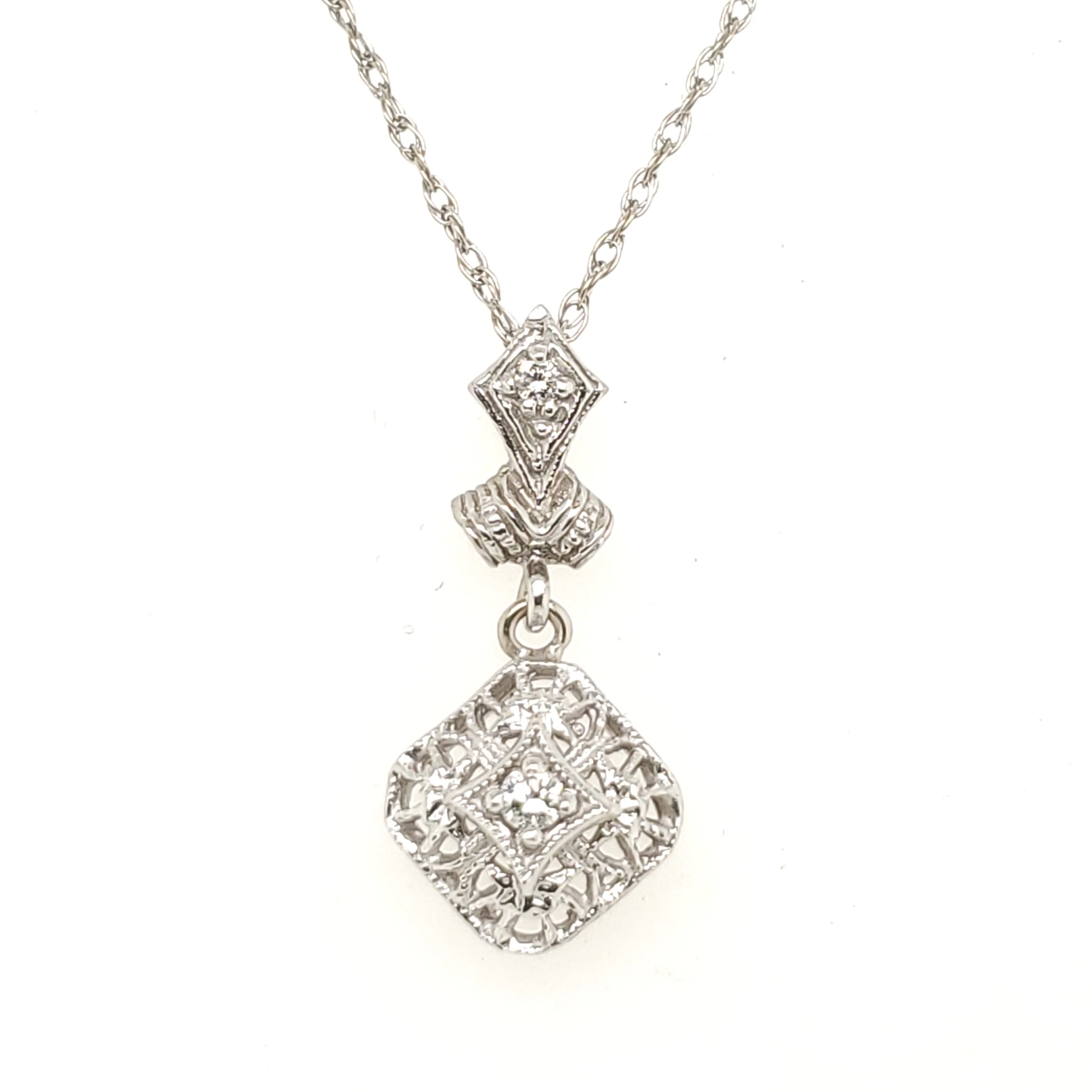 14kt White Gold Filigree Diamond Pendant Necklace