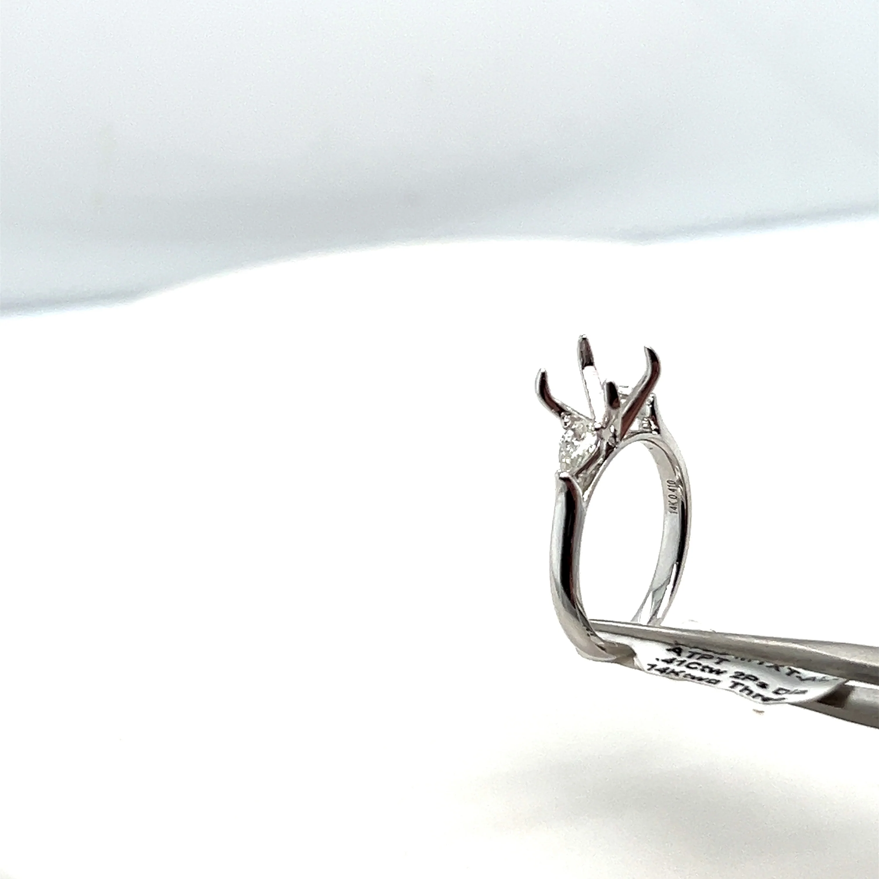14kt White Gold Pear Shape Diamond Three Stone Semi-Mount - Image 3