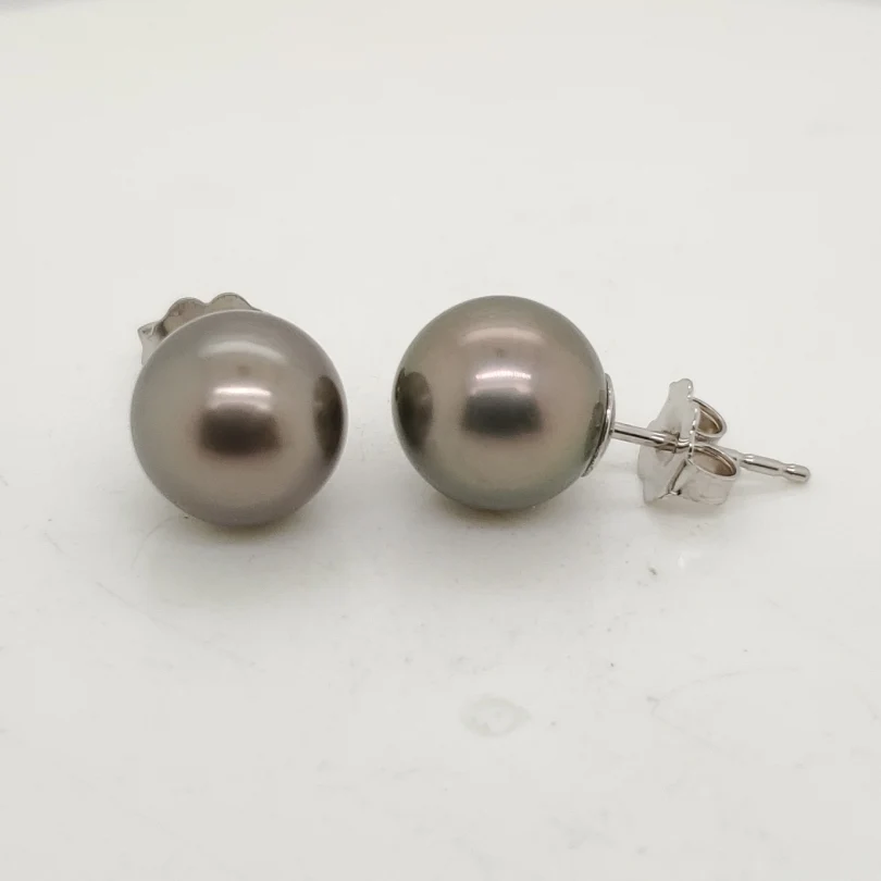 14kt White Gold Tahttian Pearl Studs