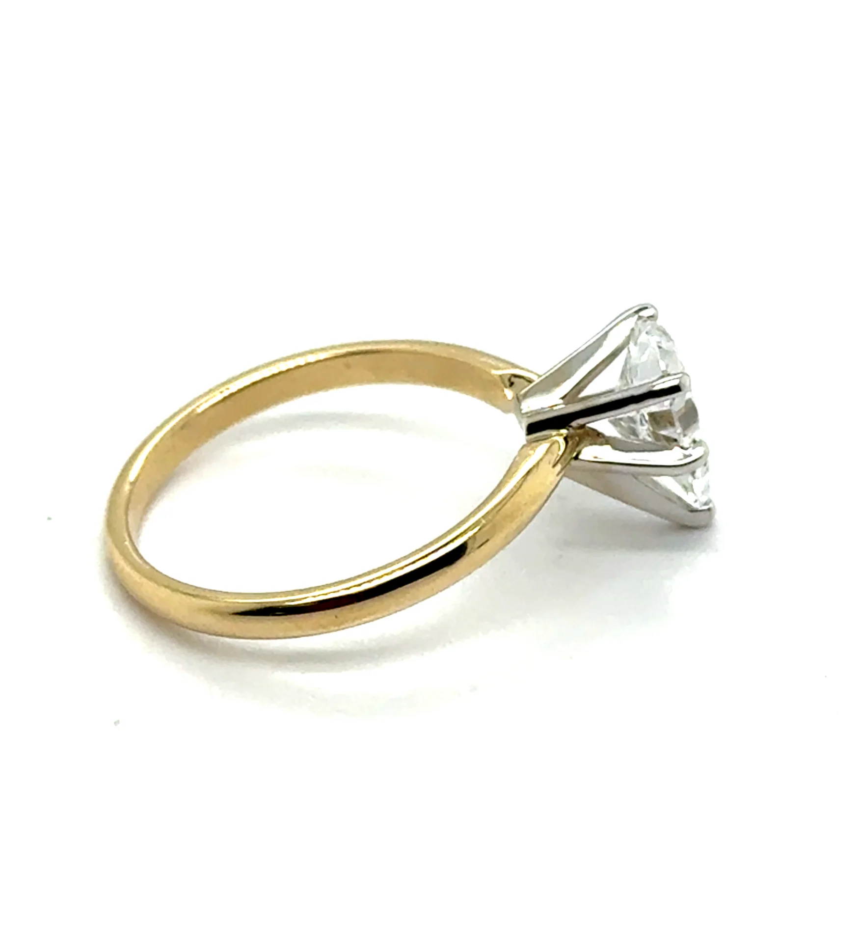 14Kt Yellow Gold 1.38 Carat Pear Shape Diamond Solitaire Engagement Ring - Image 2