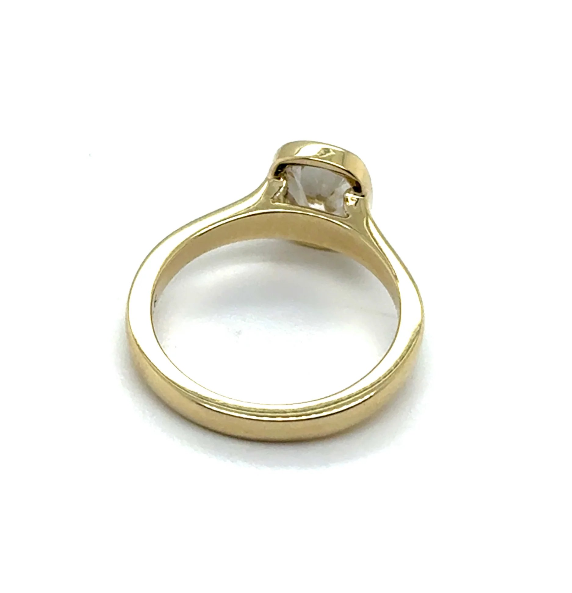 14Kt Yellow Gold 1.50 Carat Cushion Cut Diamond Solitaire Engagement Ring - Image 3