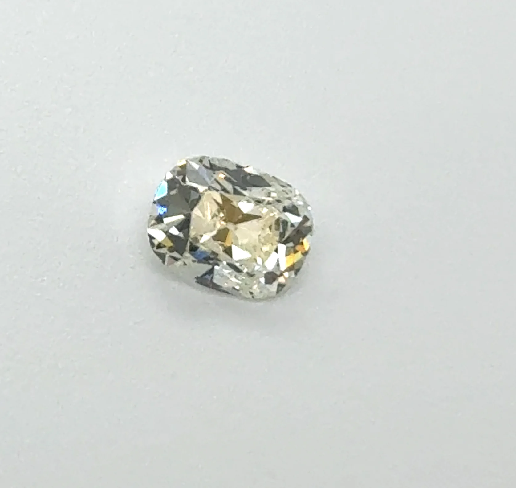 14Kt Yellow Gold 1.50 Carat Cushion Cut Diamond Solitaire Engagement Ring - Image 4