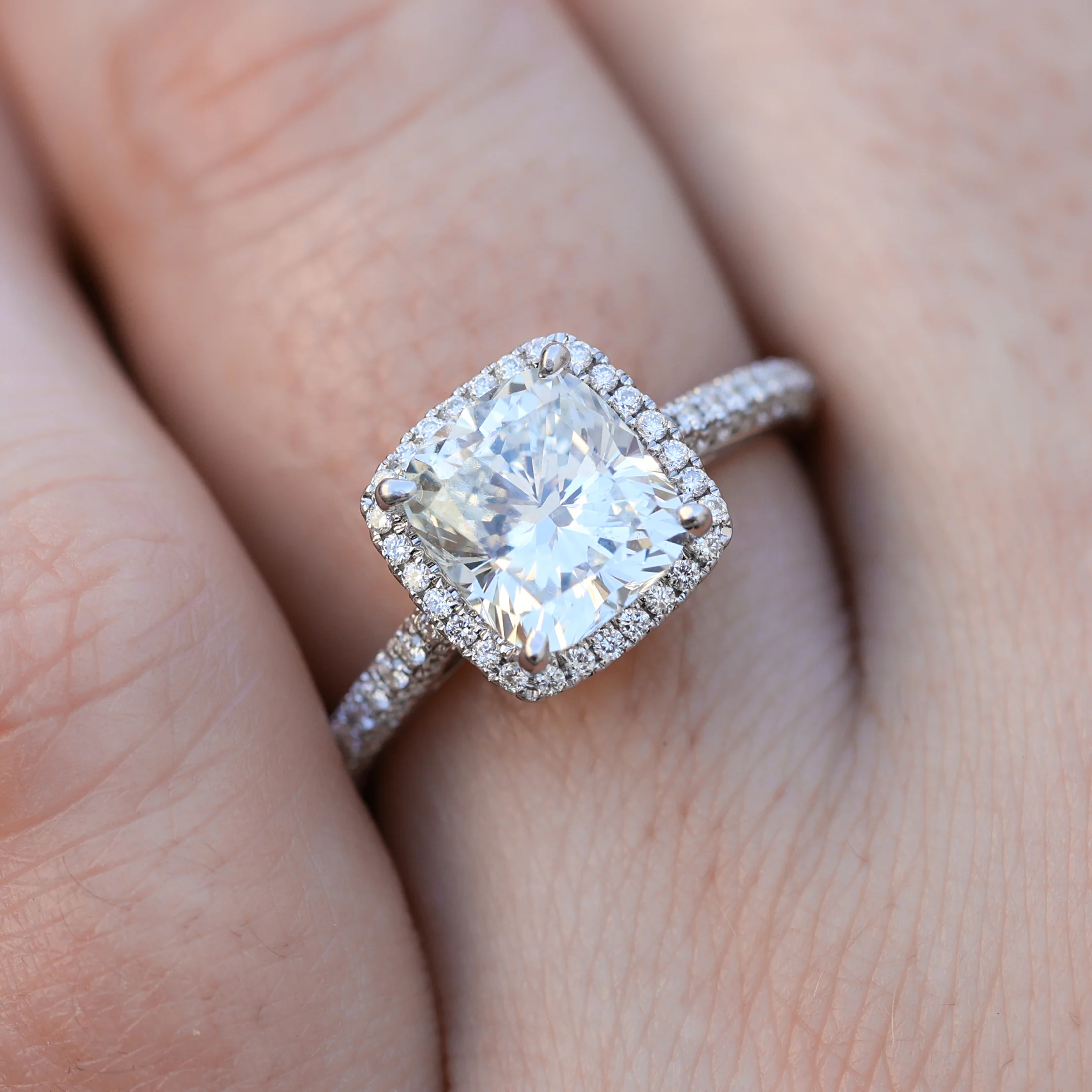 18kt White Gold 2.01 Carat Cushion Cut Diamond Engagement Ring - Image 3