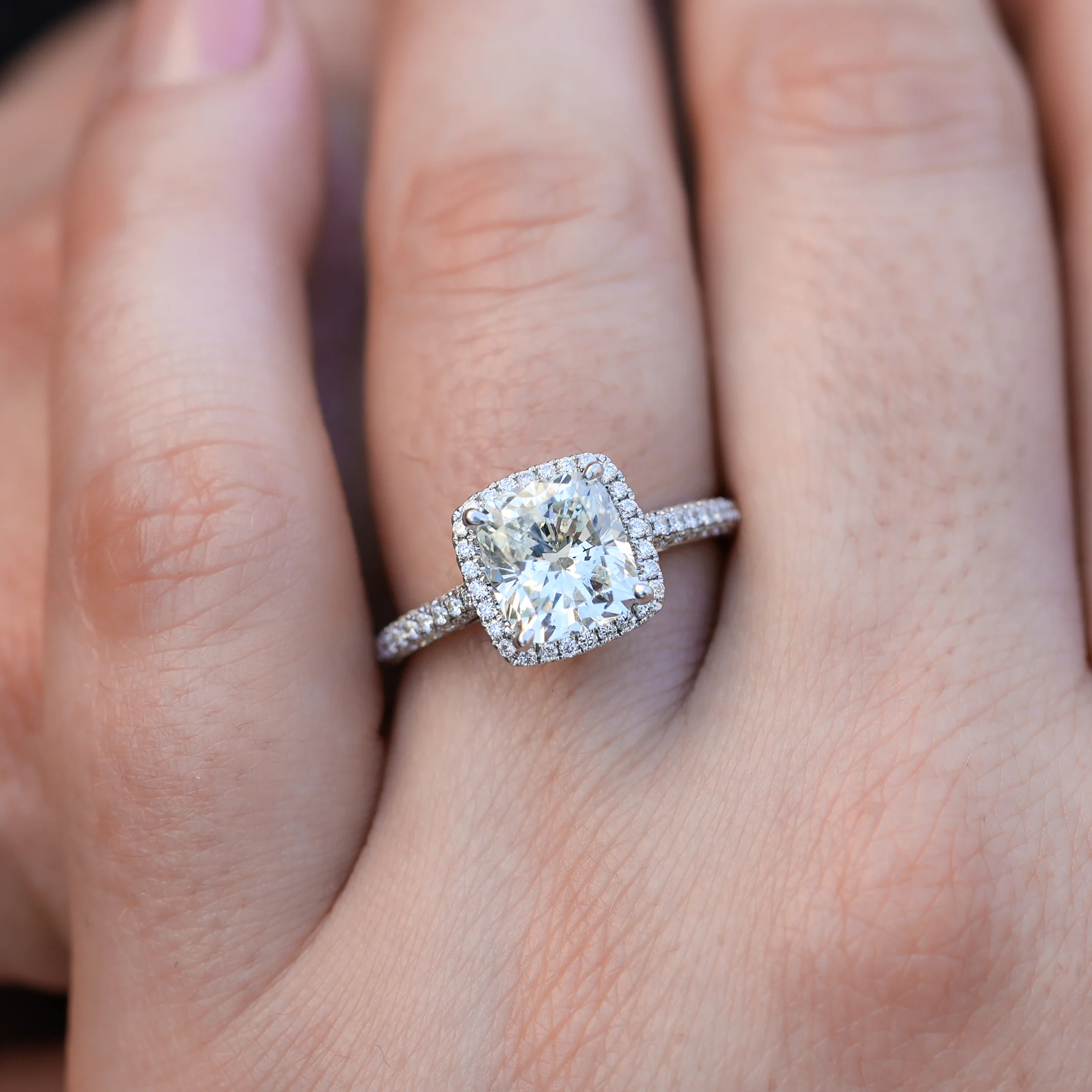 18kt White Gold 2.01 Carat Cushion Cut Diamond Engagement Ring - Image 5