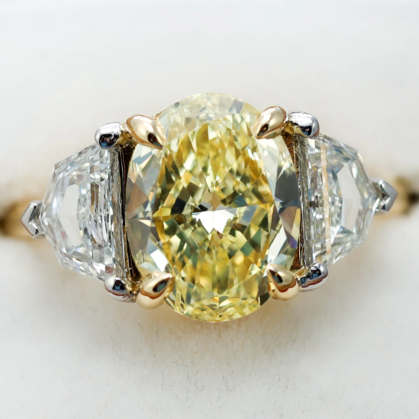 18kt Yellow Gold 2.62 Carat Oval Cut Fasncy Yellow Diamond Engagement Ring - Image 2