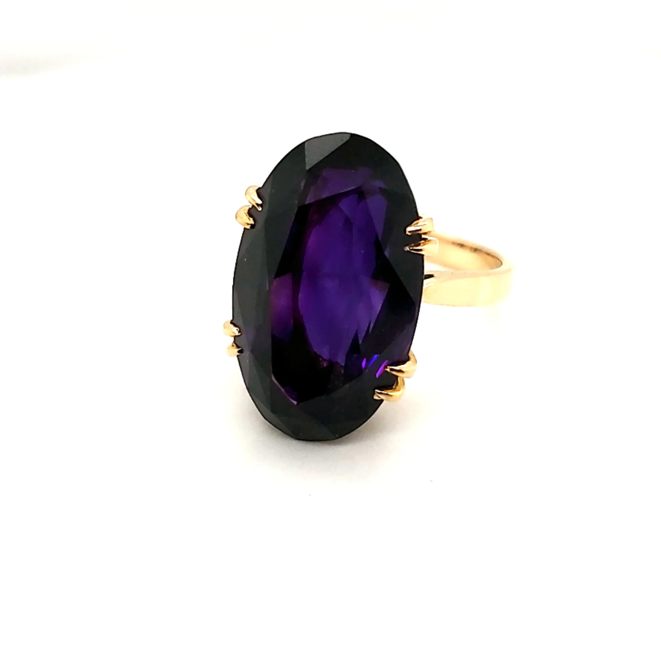 18kt Yellow Gold Amethyst Ring
