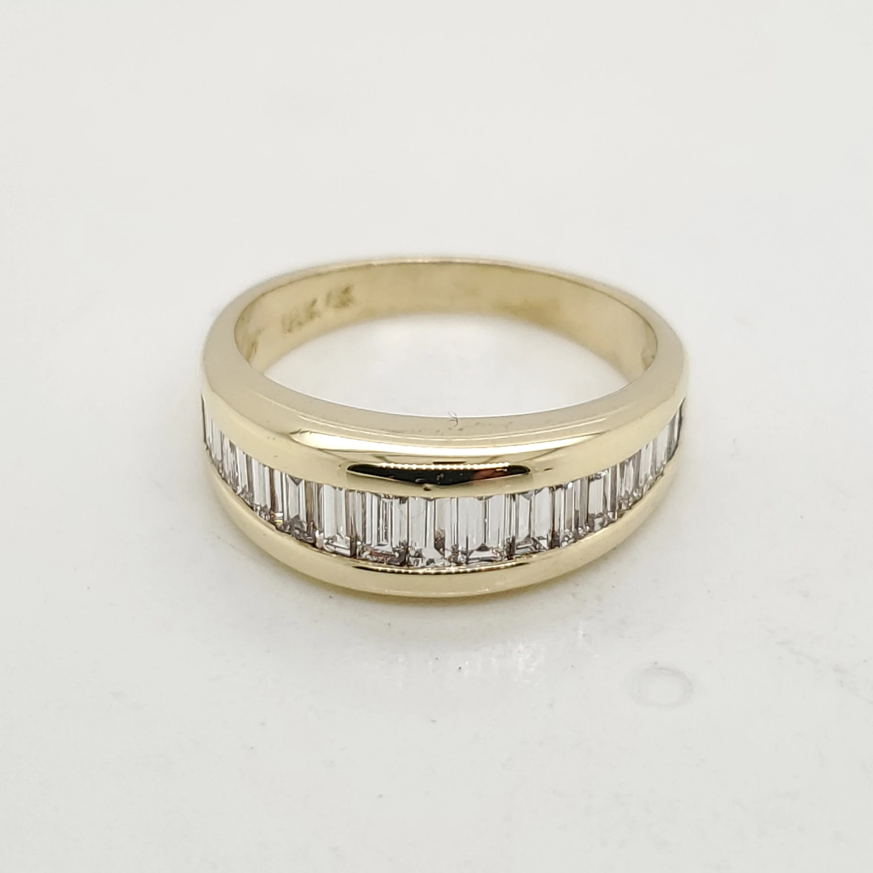 18kt Yellow Gold Baguette Diamond Band