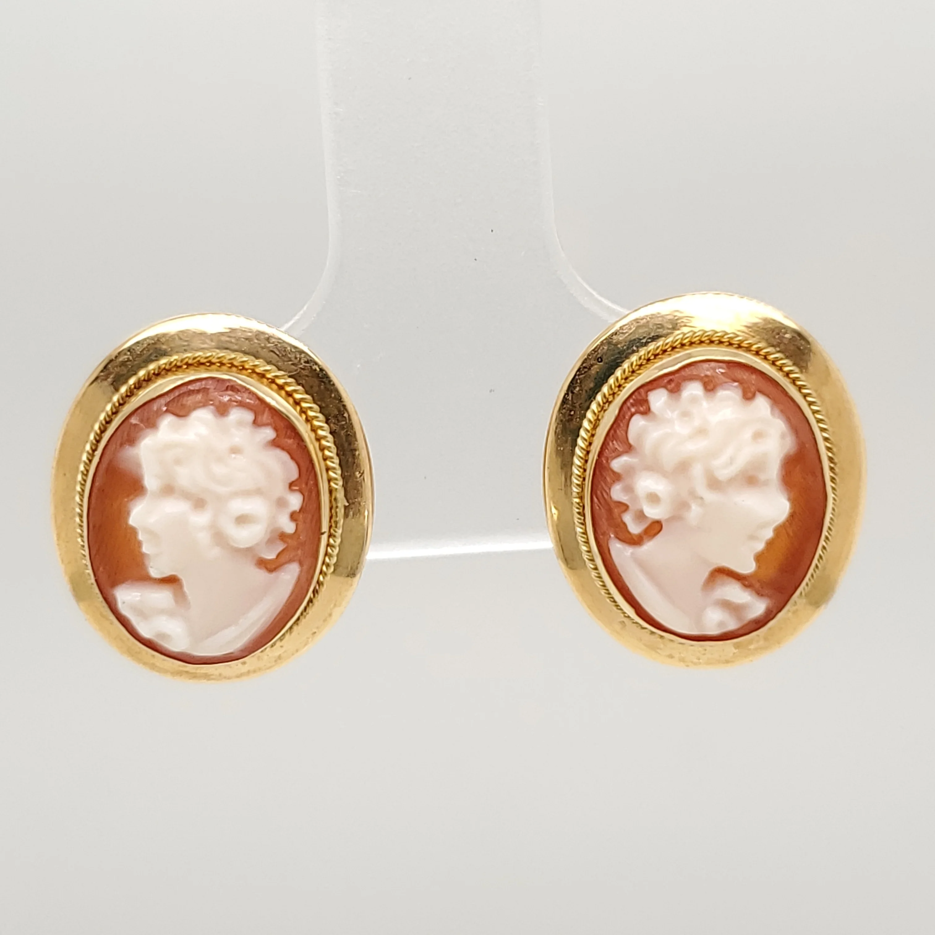 18kt Yellow Gold Carved Cameo Earrings