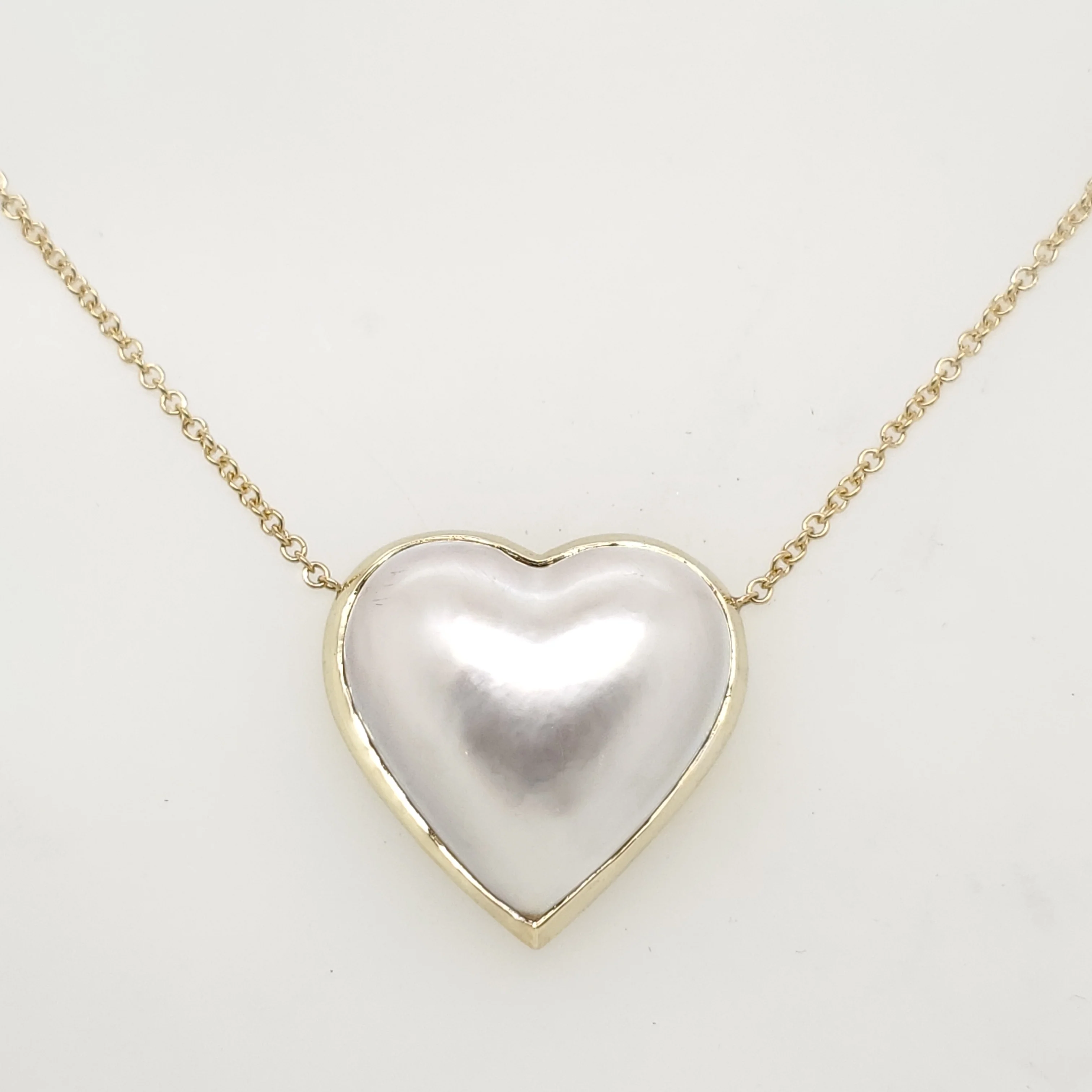 18kt Yellow Gold Heart Shaped Pearl Necklace