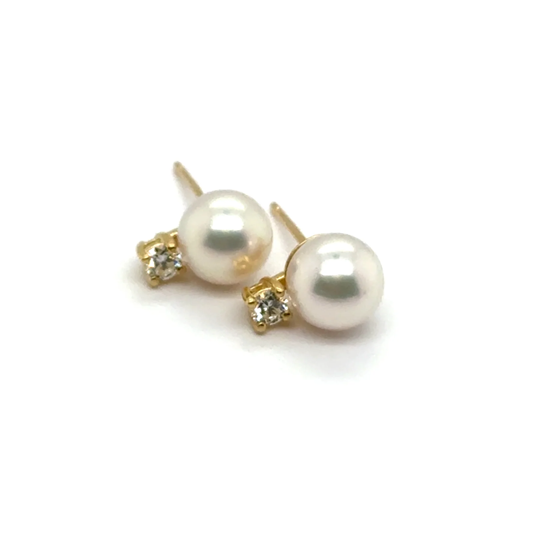18kt Yellow gold Pearl and Diamond Stud Earrings