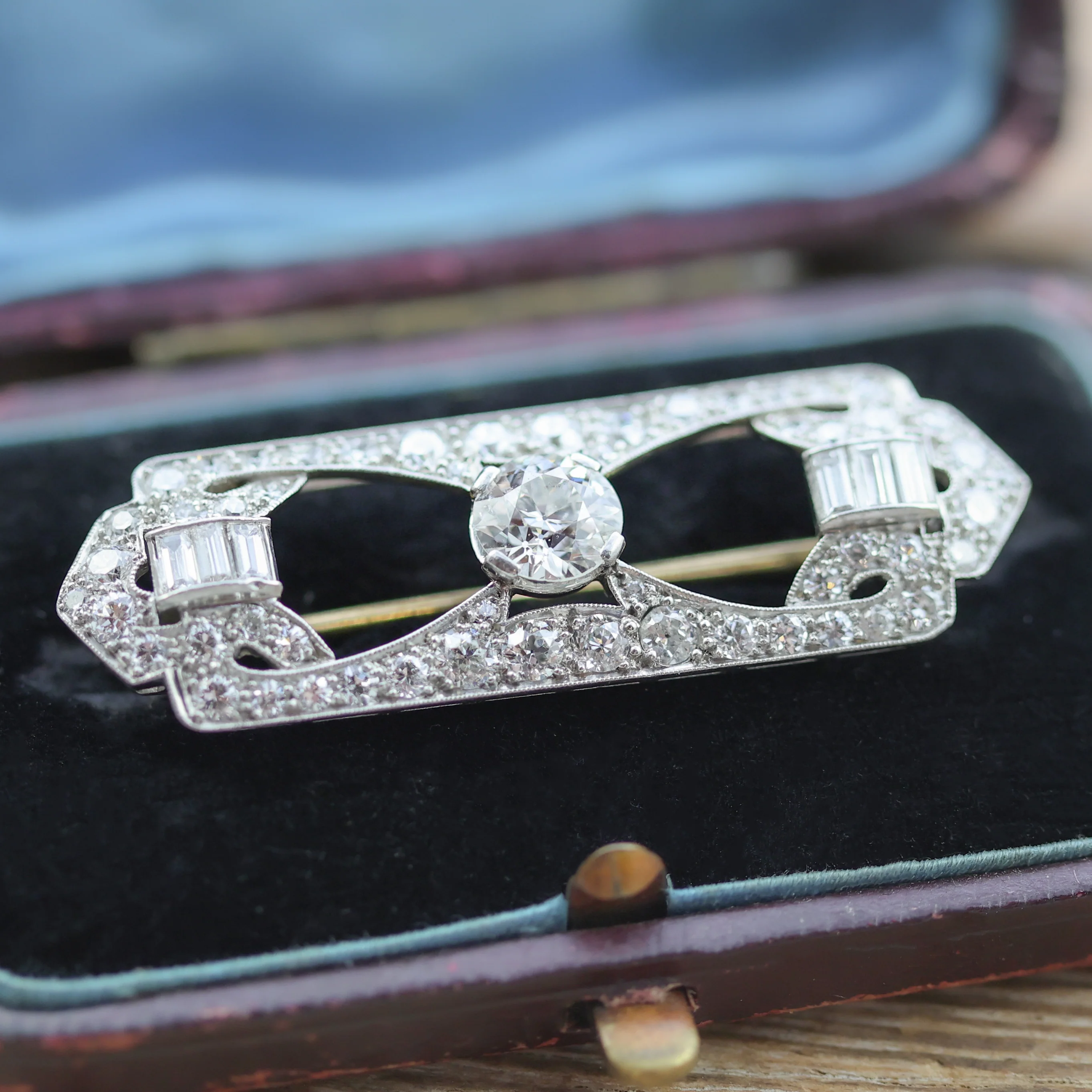 Art Deco Platinum and Diamond Brooch - Image 2