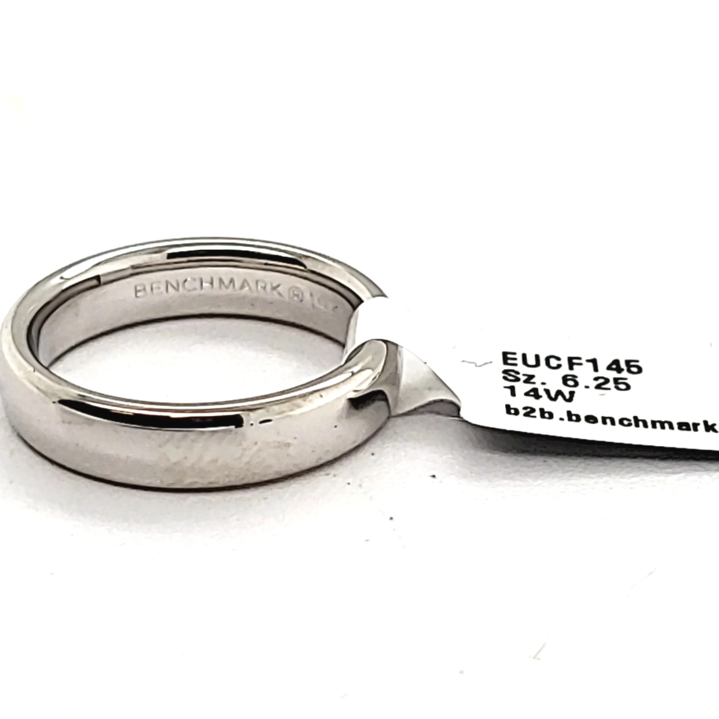 Benchmark Euro Comfort Fit Wedding Band