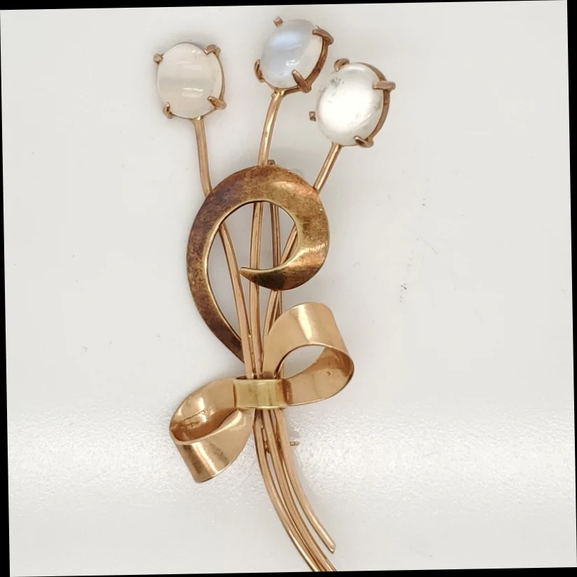 Vintage 14kt Yellow Gold and Moonstone Brooch