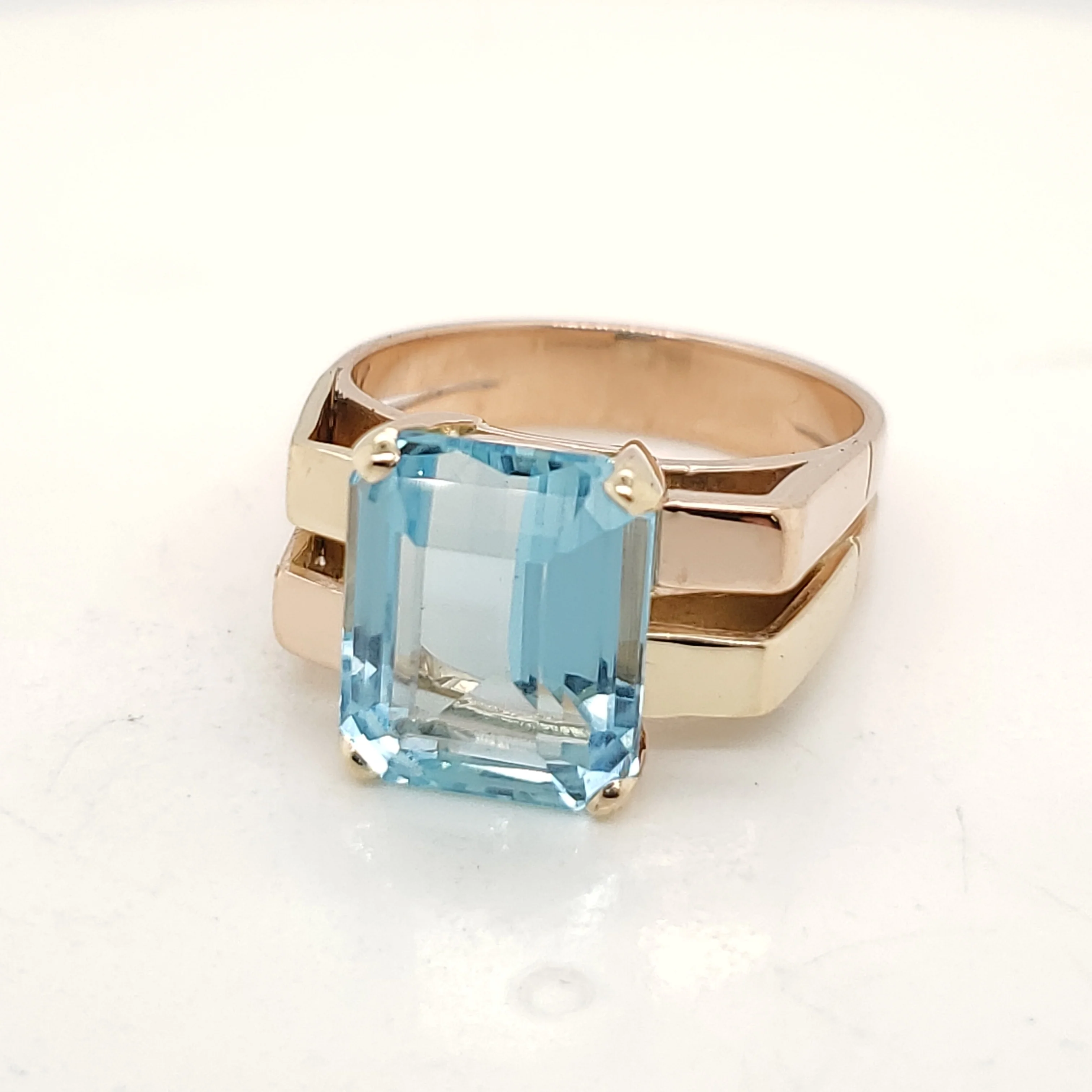 Vintage 18kt Rose Gold Aquamarine Ring