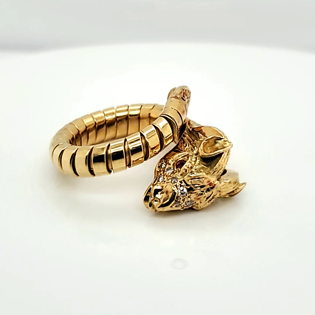 Vintage 18kt Yellow Gold Diamond and Ruby Rams Head Ring - Image 2