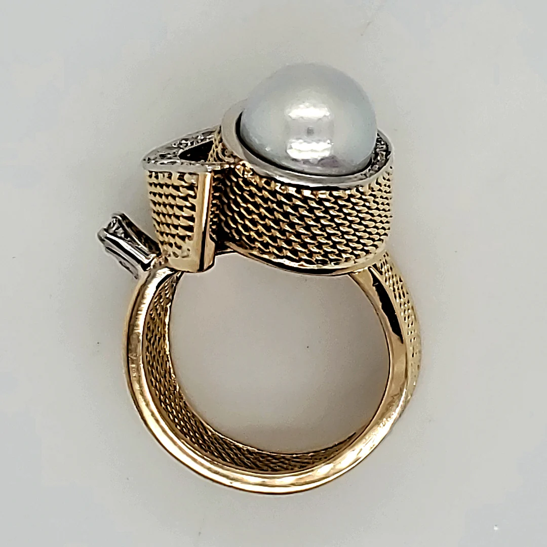 Vintage 18kt Yellow Gold Pearl and Diamond Ring - Image 2