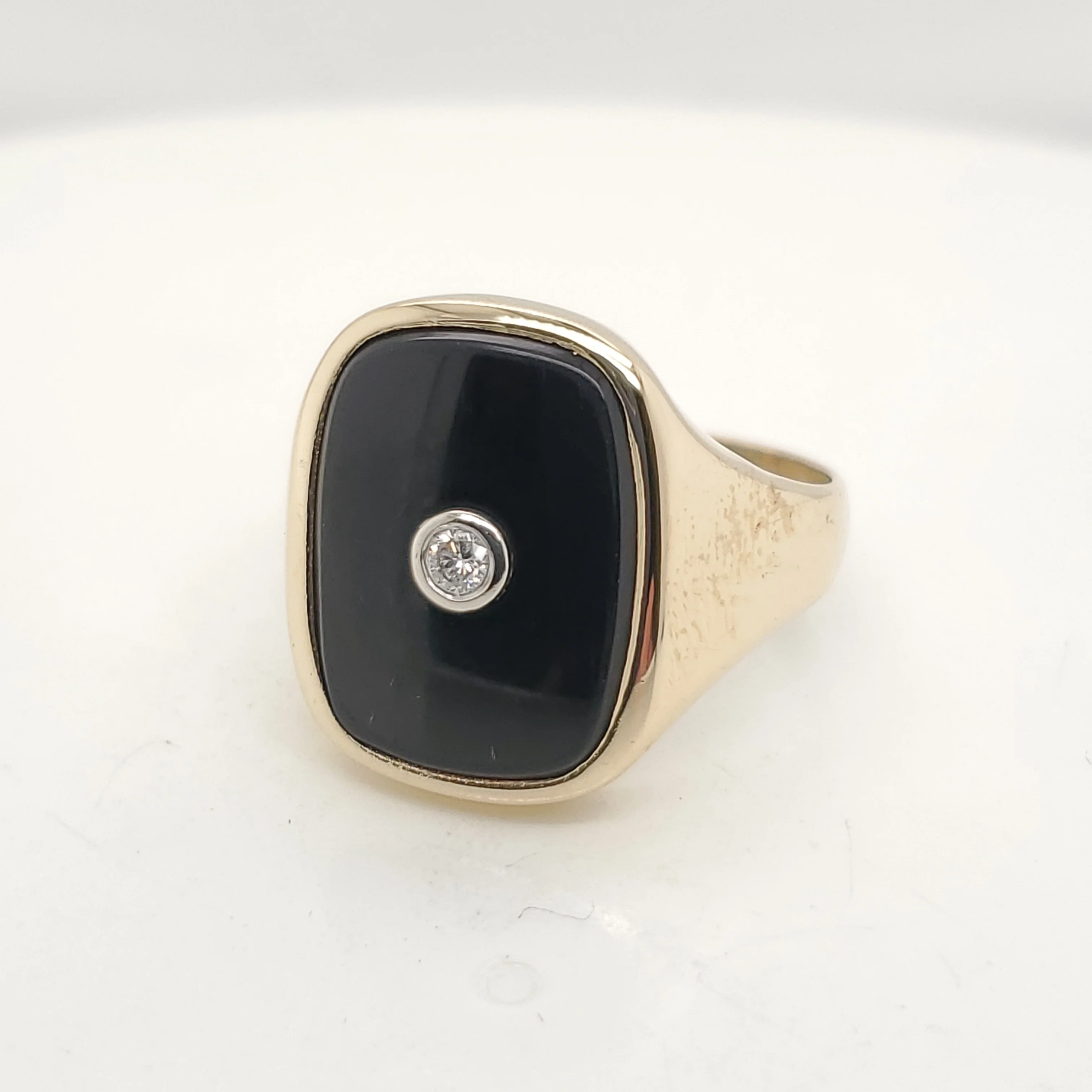 Vintage Mens 14Kt Yellow Gold Onyx and Diamond  Ring