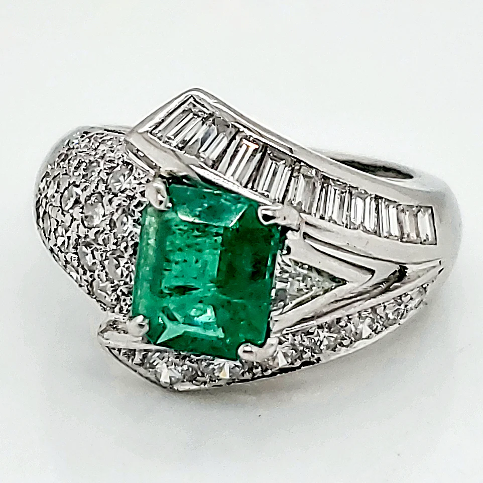 Vintage Mid-century Platinum Emerald and Diamond Ring